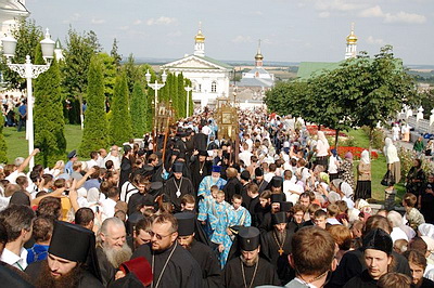 Новый Регион: Патриарх Кирилл установит флаг Украины в своей резиденции и готов принять украинское гражданство (ФОТО)