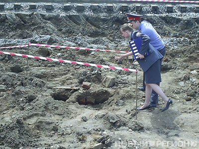 Новый Регион: Под брусчаткой главной площади Екатеринбурга обнаружены человеческие останки (ФОТО)